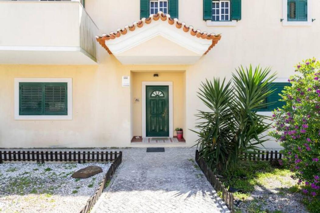 Sossego E Tranquilidade-Valley Guest House-Perto De Lisboa-Estacionamento A Porta Do Alojamento Arruda dos Vinhos Dış mekan fotoğraf